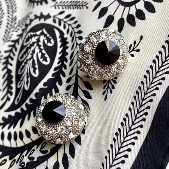 Vintage domed crystal clip earrings - Picture 4 of 5